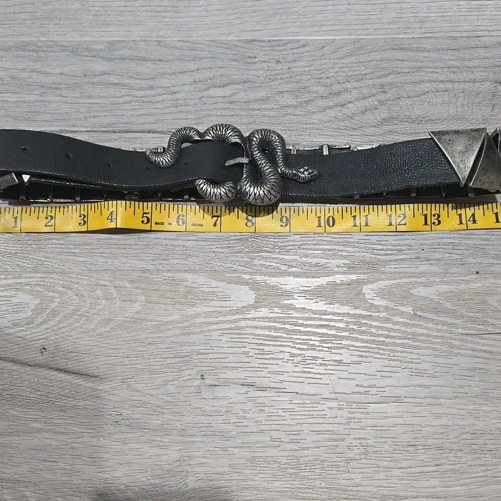 Le Lis Black and Silver Classic Leather Belt